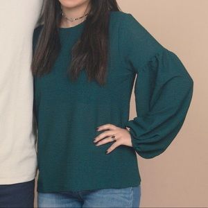 Billowy sleeve shirt